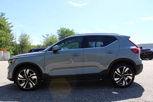 Certified 2024 Volvo XC40 B5 Ultimate w/ Climate Package AWD/4WD image 4