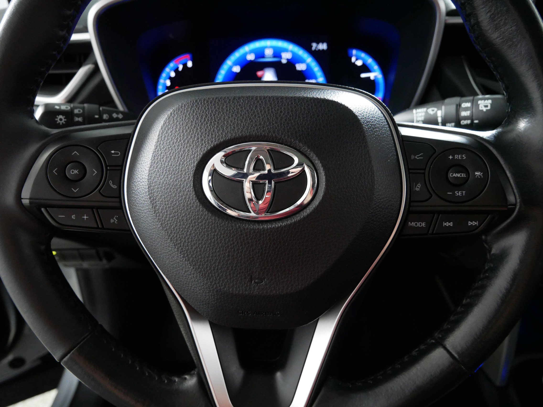 Used 2022 Toyota Corolla Cross XLE w/ Convenience Package image 25