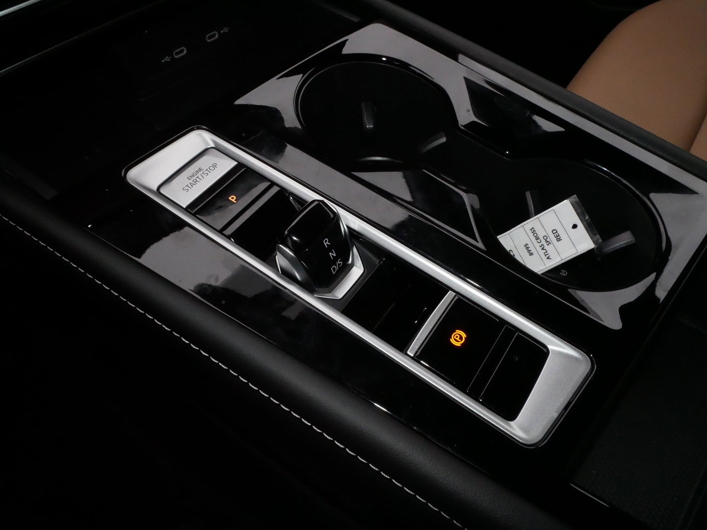 Certified 2025 Volkswagen Atlas Cross Sport SEL R-Line image 26