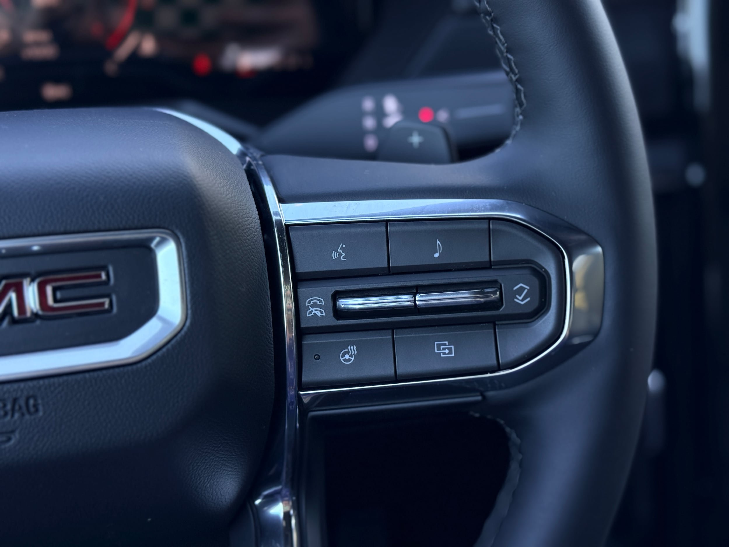 Used 2026 GMC Acadia Elevation w/ Elevation Premium Package AWD/4WD image 13