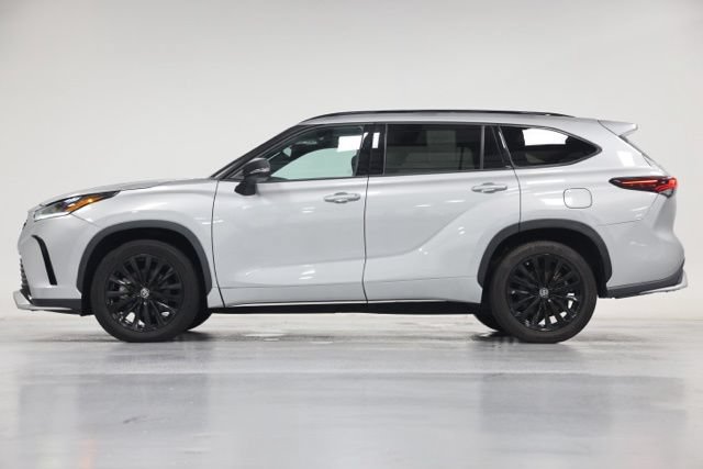 Used 2024 Toyota Highlander XSE FWD image 9