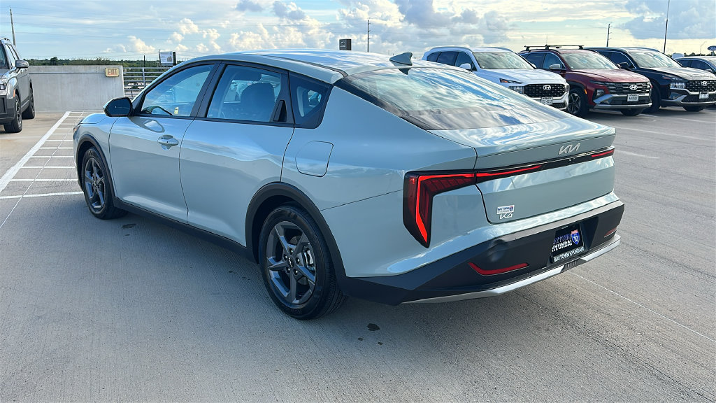 Used 2026 Kia K4 FWD image 10