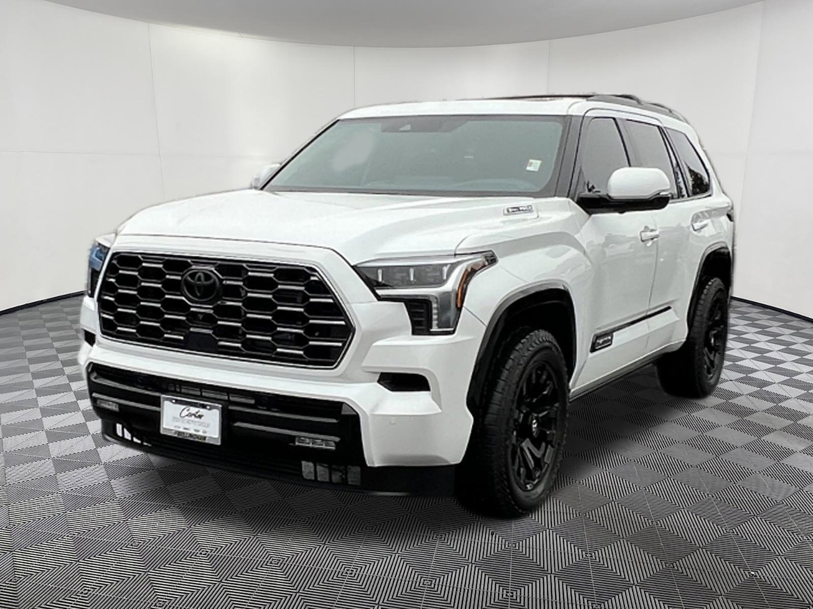 Used 2024 Toyota Sequoia Platinum image 3