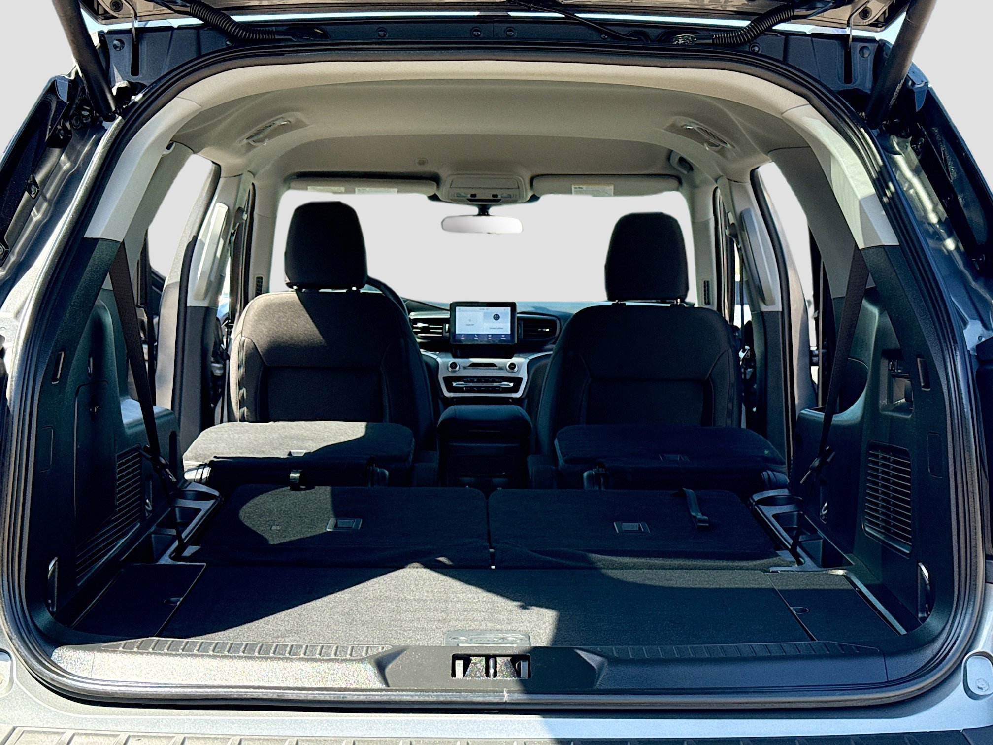 Certified 2024 Ford Explorer XLT w/ Class IV Trailer Tow Package image 7