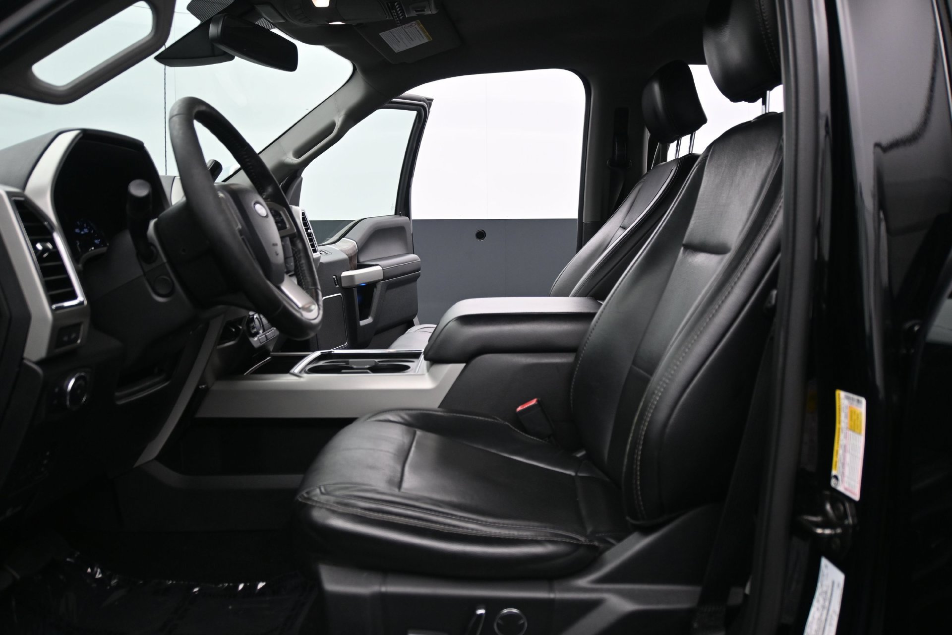 Used 2018 Ford F350 Lariat w/ Lariat Ultimate Package AWD/4WD image 19