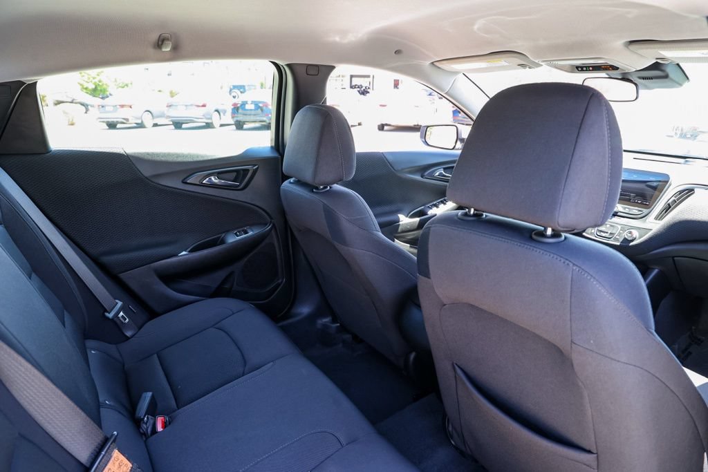Used 2025 Chevrolet Malibu RS FWD image 16