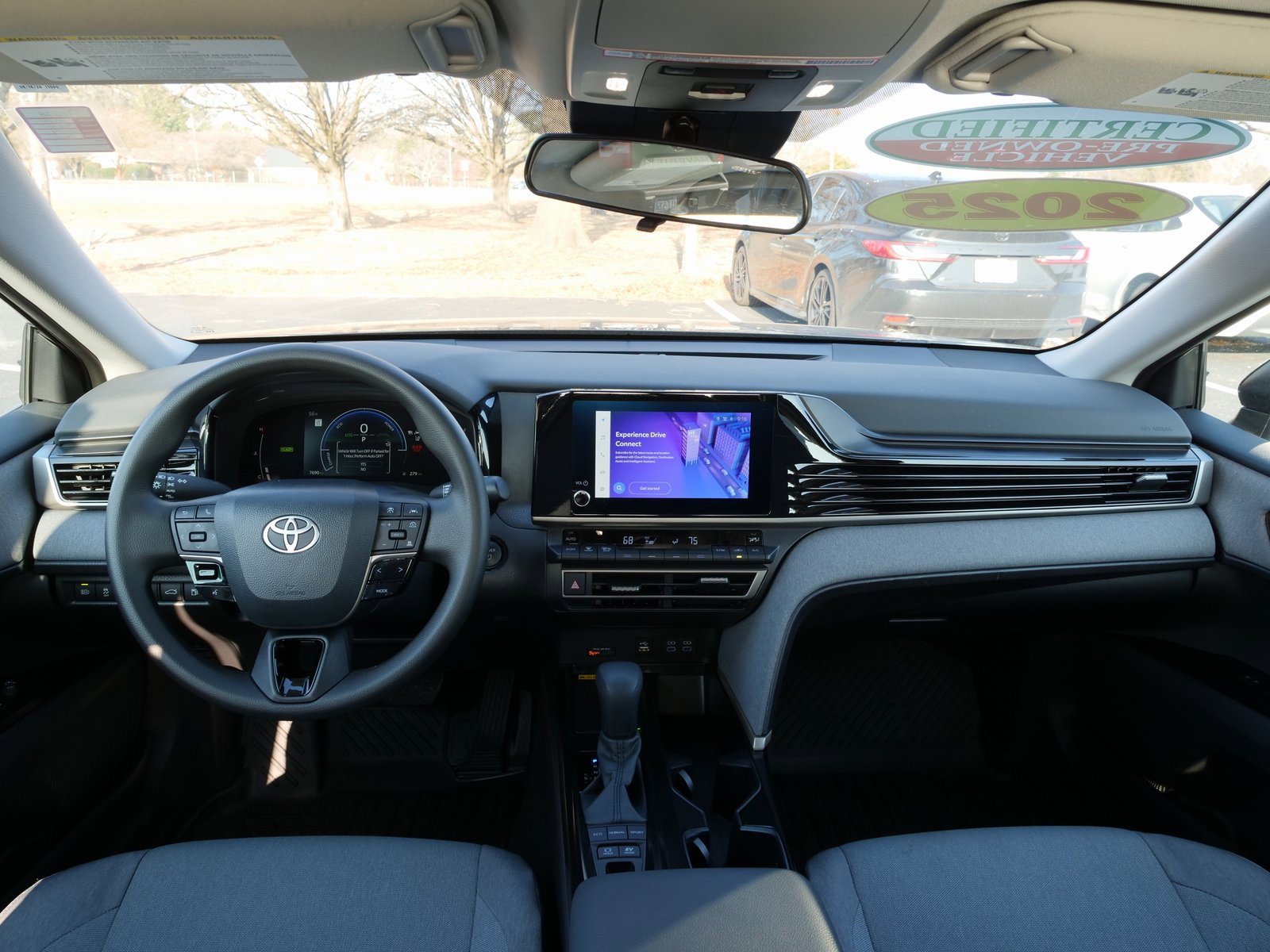 Used 2025 Toyota Camry LE image 19