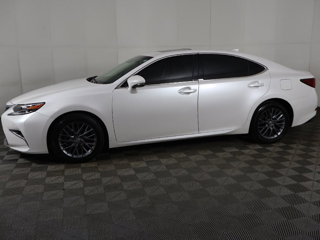 Used 2018 Lexus ES 350 w/ Ultra Luxury Package image 18