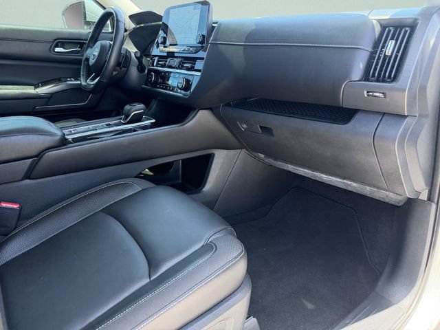 Used 2022 Nissan Pathfinder SL FWD image 15
