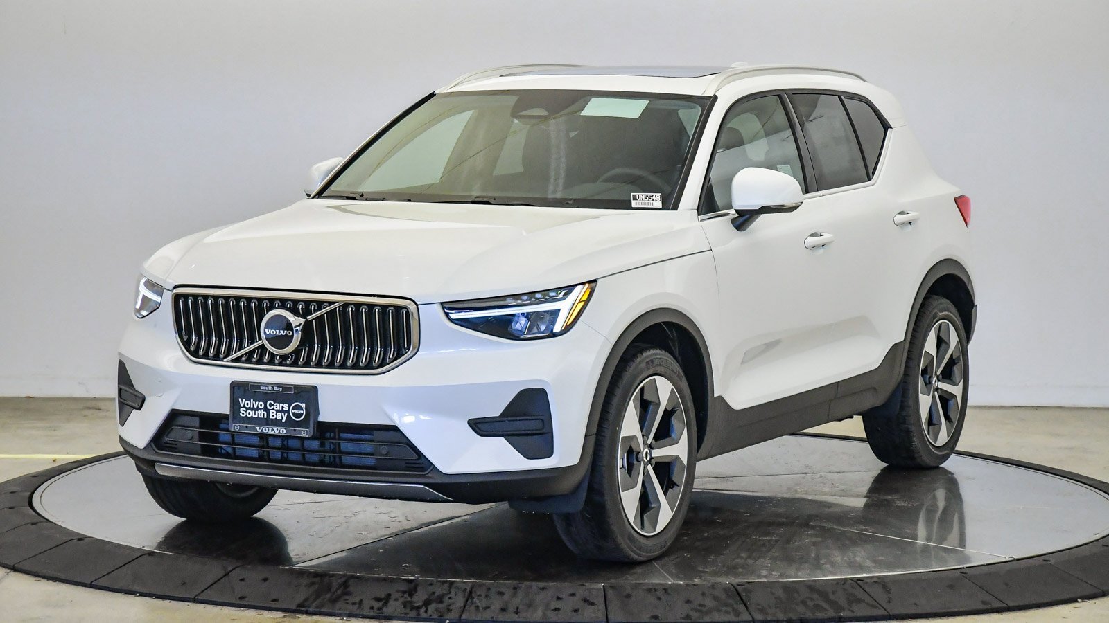 New 2025 Volvo XC40 B5 Core w/ Protection Package Premier