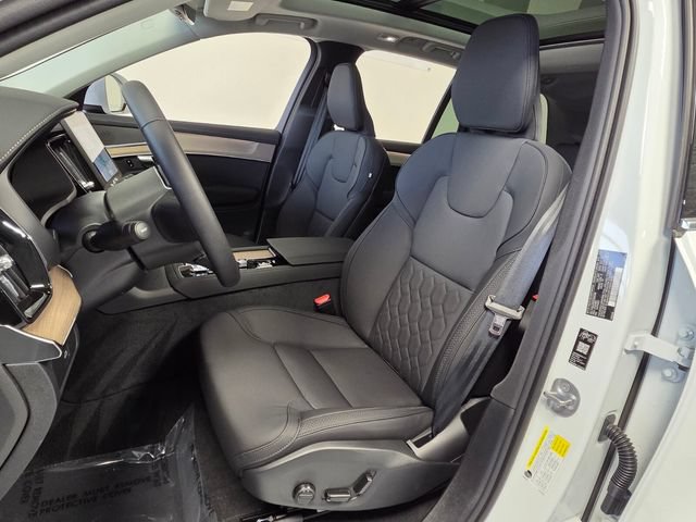 New 2026 Volvo XC90 B5 Plus w/ Protection Package Premier AWD/4WD image 8