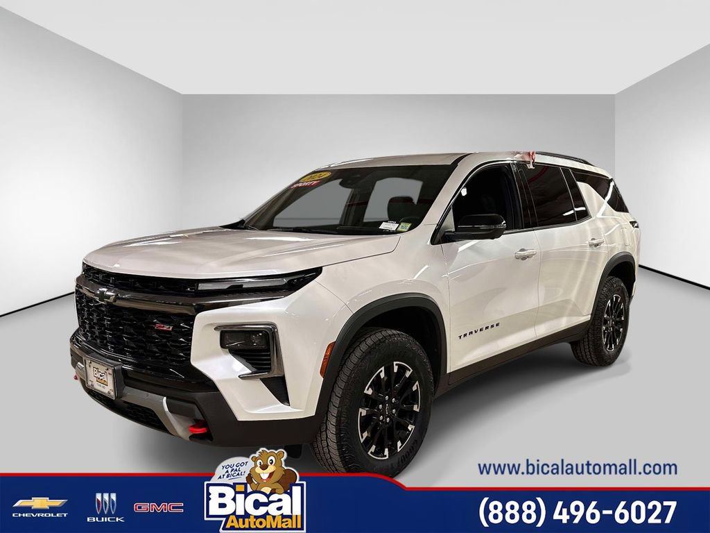 Used 2024 Chevrolet Traverse Z71 image 1