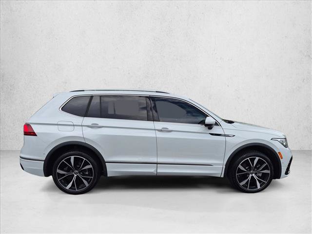Used 2023 Volkswagen Tiguan SEL R-Line AWD/4WD image 4