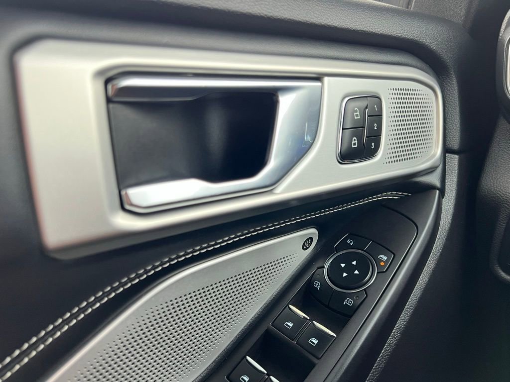 Used 2020 Ford Explorer ST w/ ST Street Pack image 46