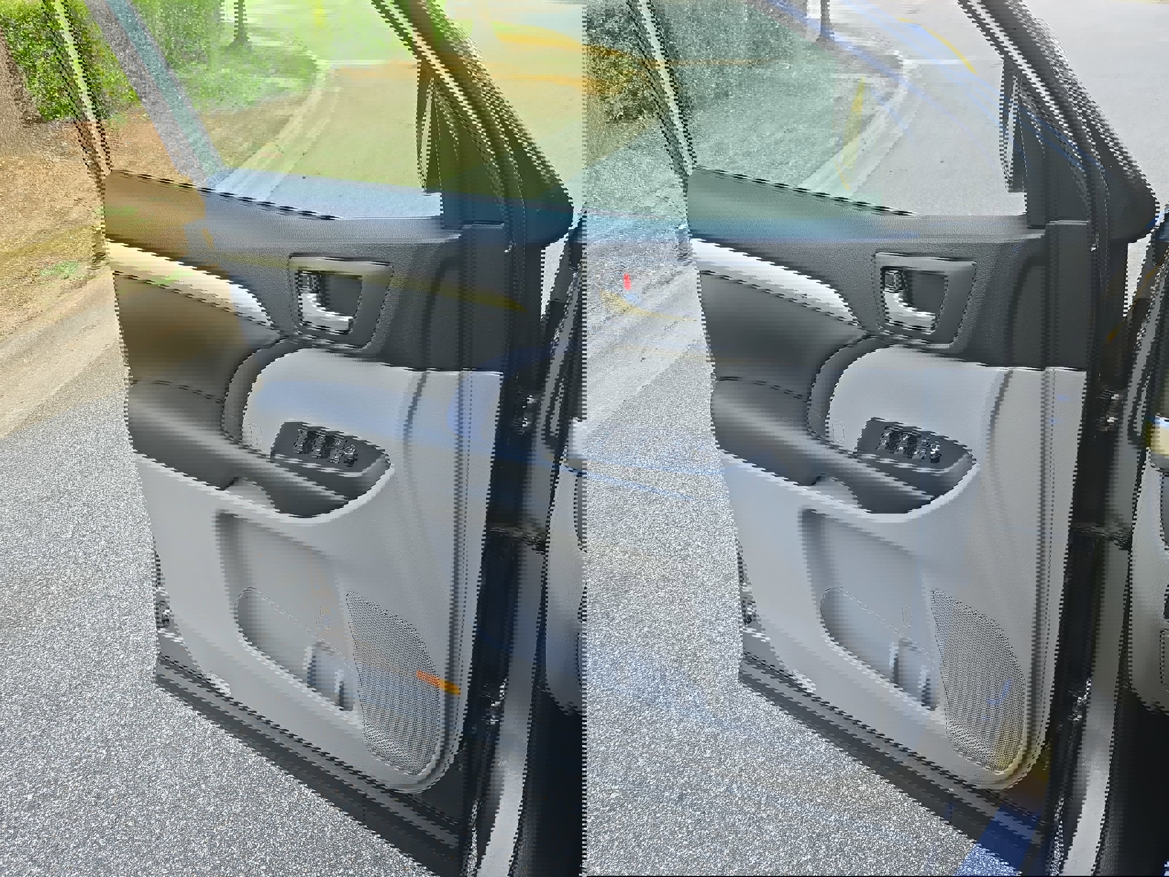 Used 2019 Toyota Highlander XLE FWD image 26