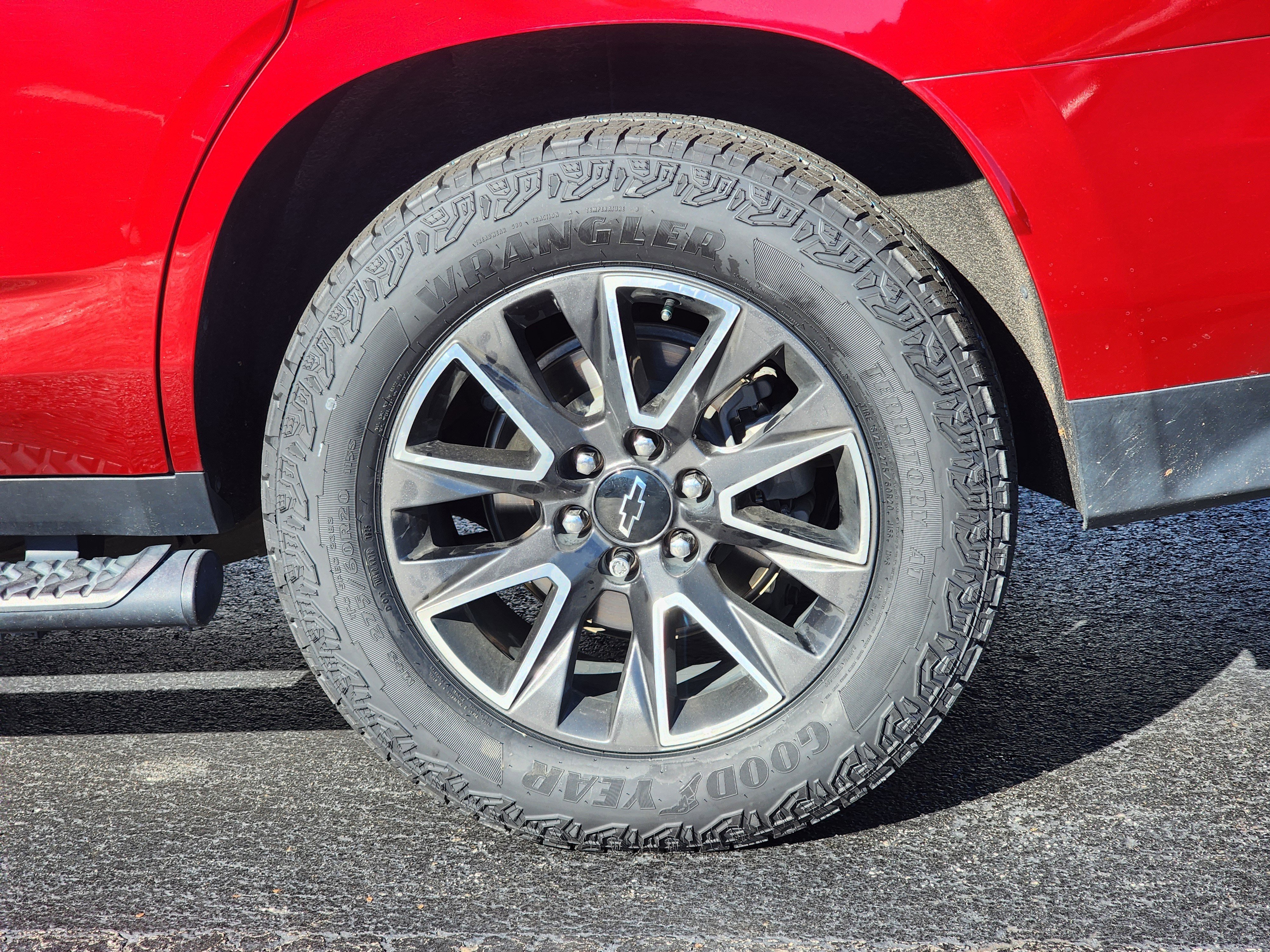 Used 2022 Chevrolet Tahoe Z71 w/ Z71 Off-Road Package image 11