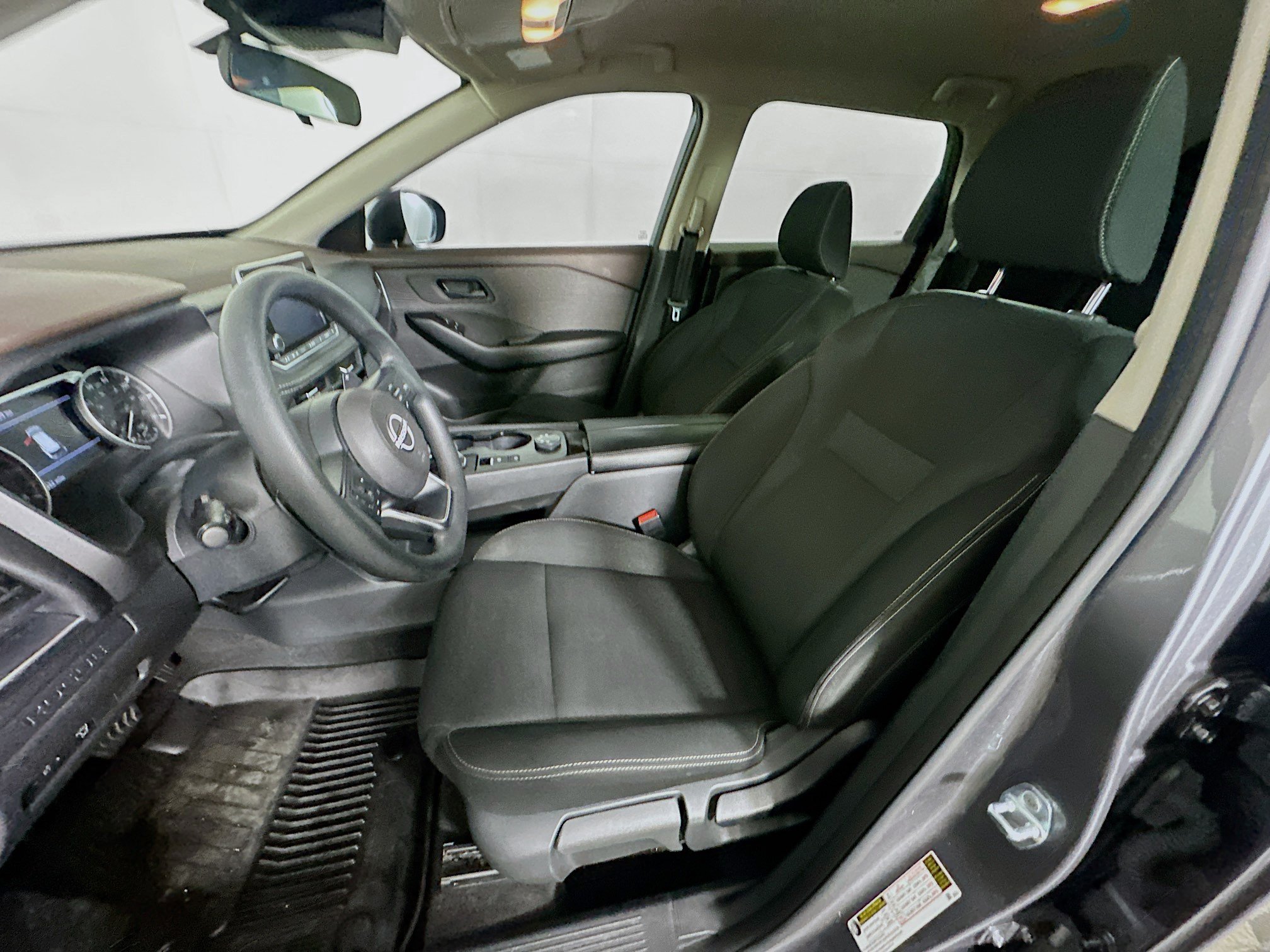 Used 2023 Nissan Rogue S AWD/4WD image 13