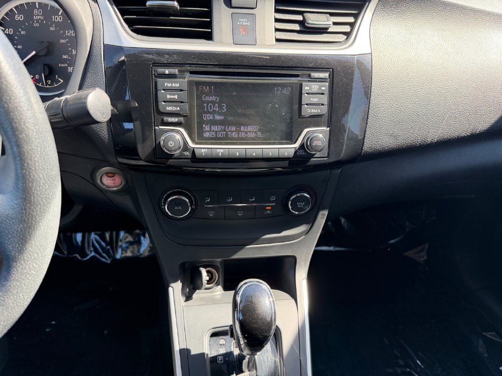 Used 2016 Nissan Sentra SV FWD image 15