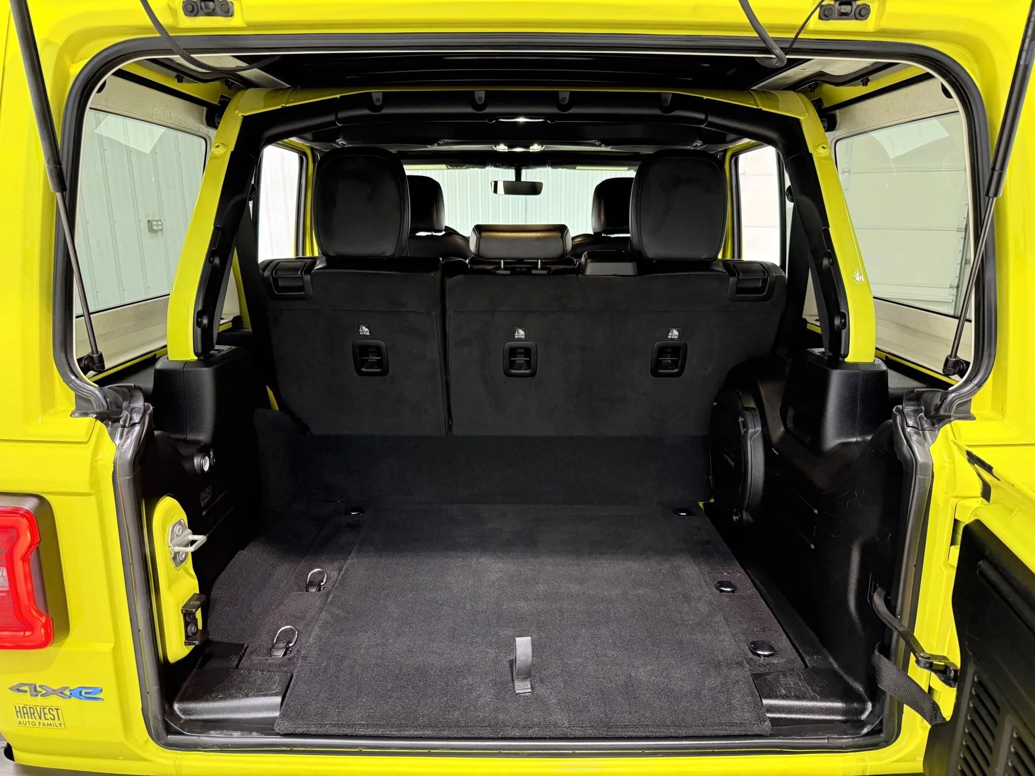 Used 2023 Jeep Wrangler Unlimited Rubicon 4xe w/ Cold Weather Group image 17