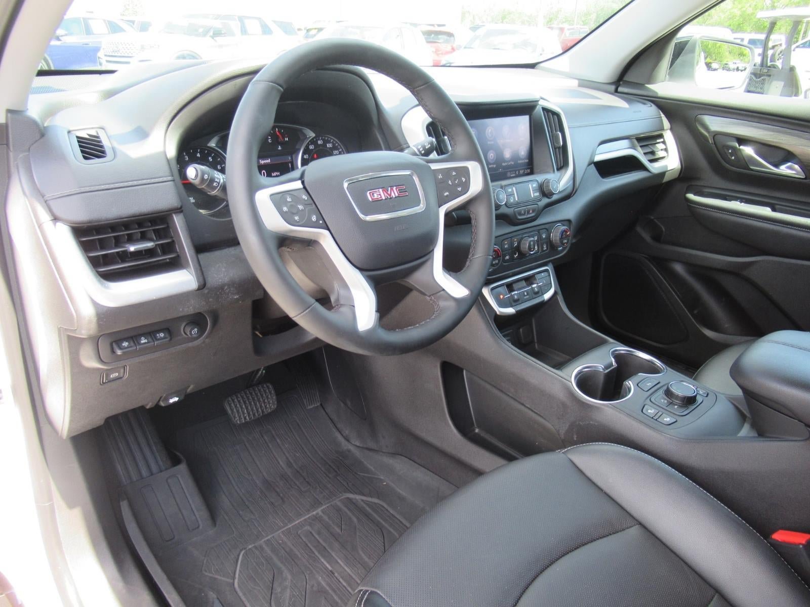 Used 2024 GMC Terrain SLT w/ Tech Package FWD image 15