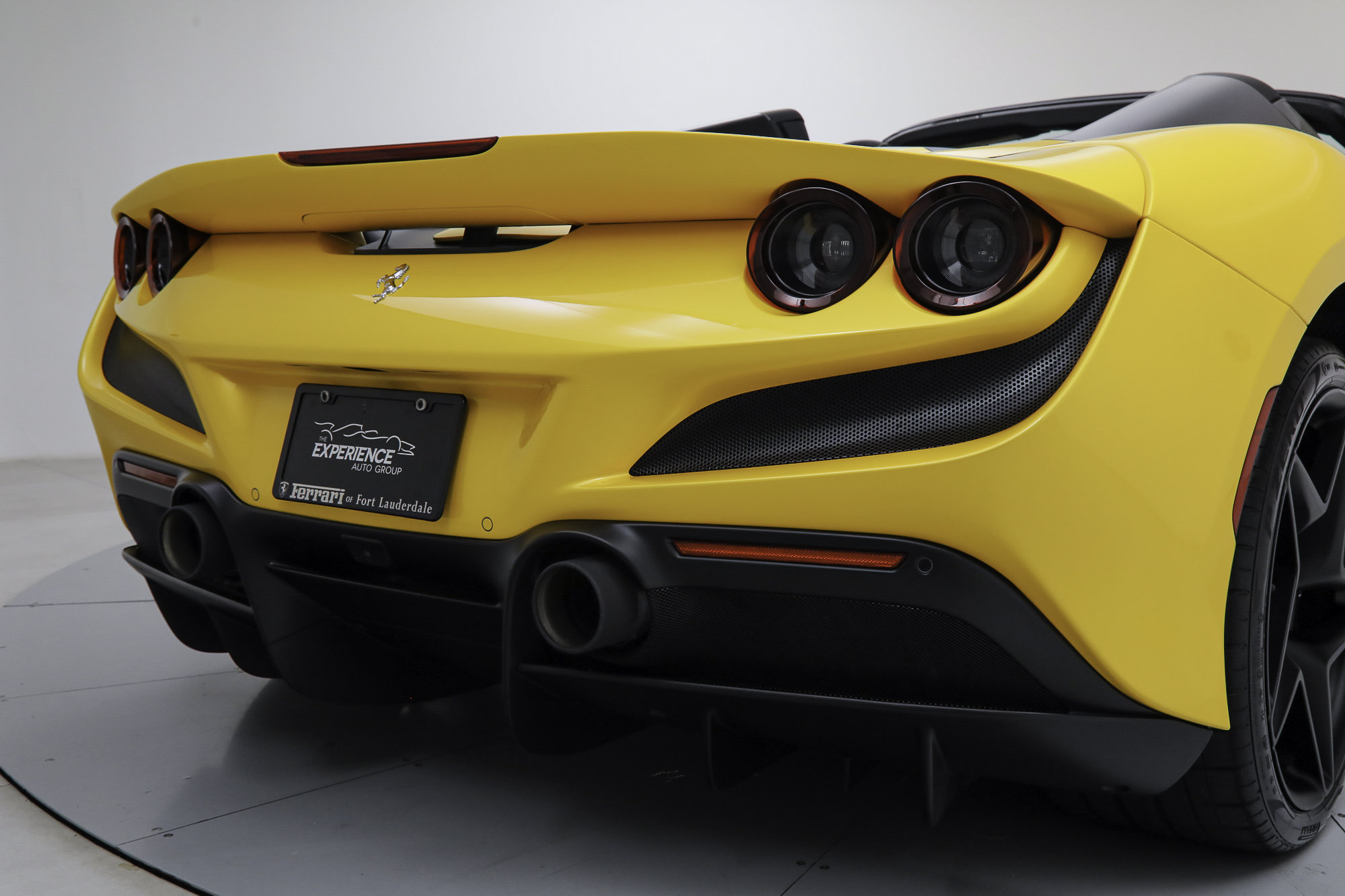 Certified 2022 Ferrari F8 Tributo RWD image 25