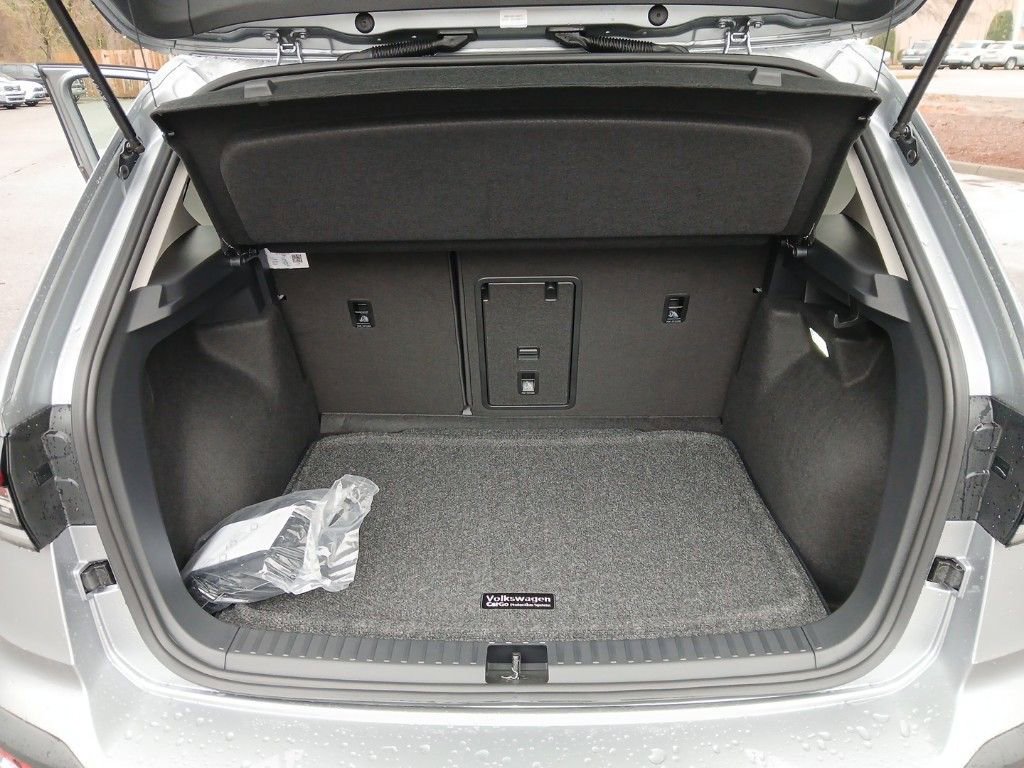 New 2025 Volkswagen Taos SE image 22