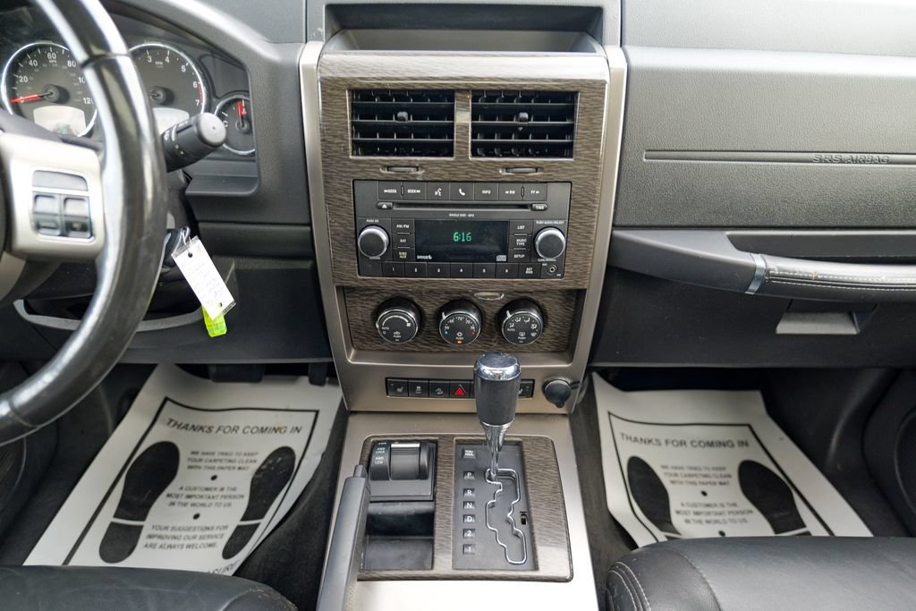 Used 2011 Jeep Liberty Limited w/ Chrome Accents Group AWD/4WD image 47