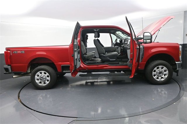 Used 2024 Ford F250 XLT w/ Camper Package image 42