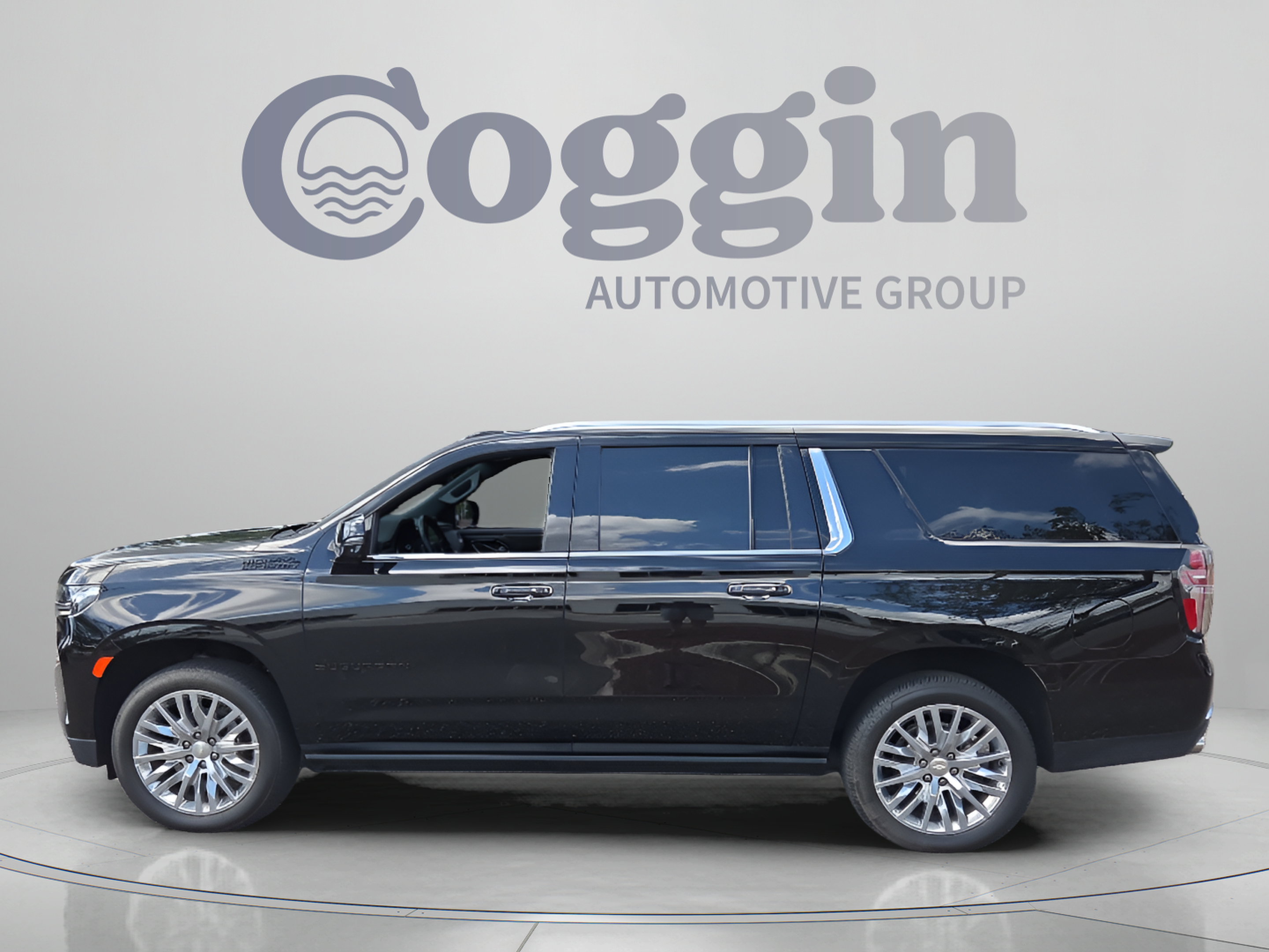 Certified 2023 Chevrolet Suburban High Country AWD/4WD image 2