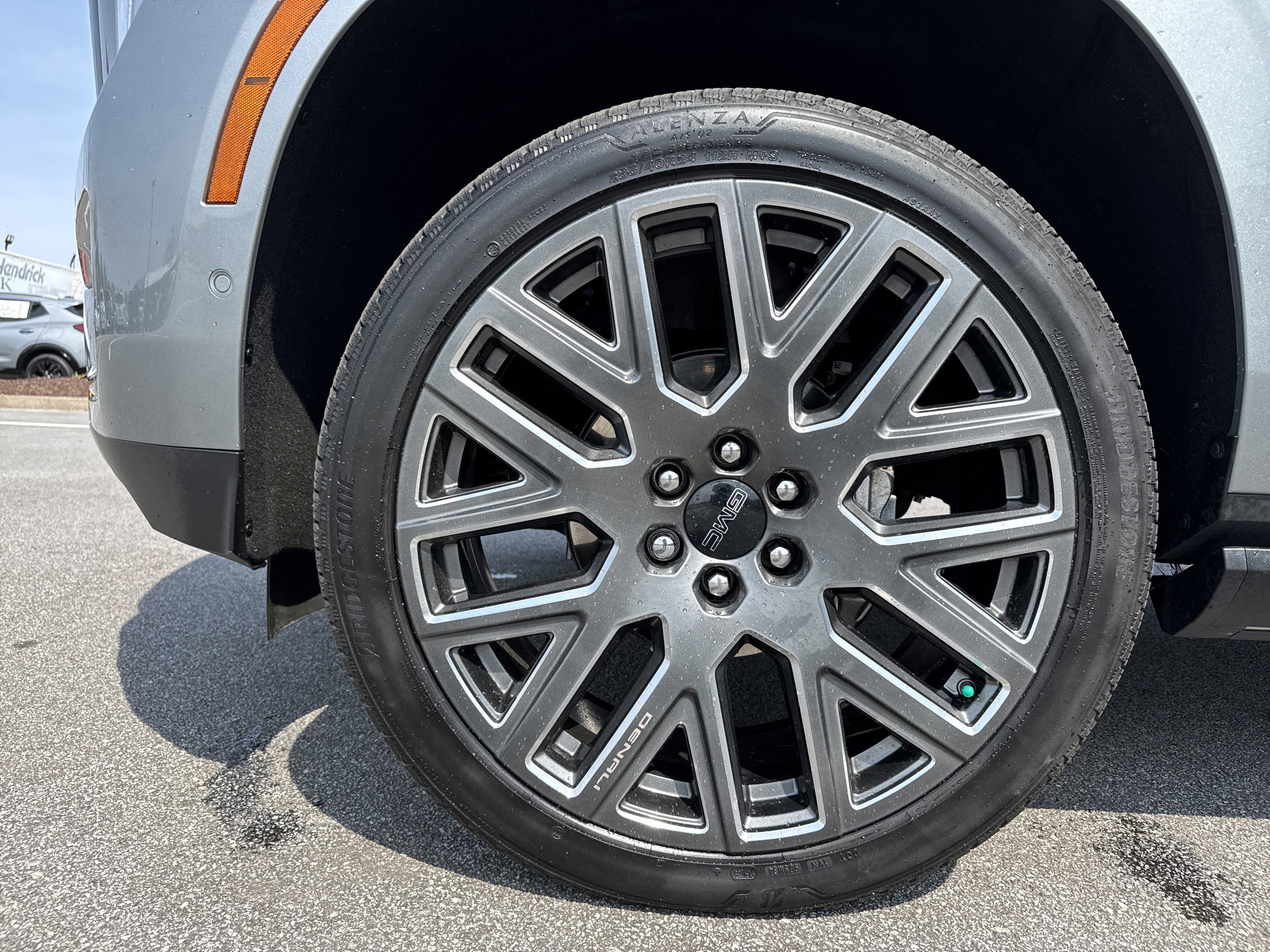 Used 2025 GMC Yukon XL Denali Ultimate image 13