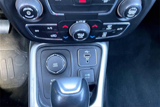 Used 2019 Jeep Compass Latitude image 29