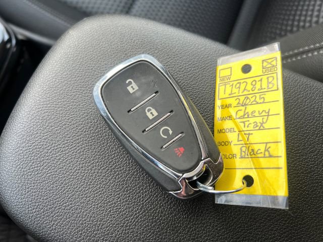 Used 2025 Chevrolet Trax LT w/ Driver Confidence Package FWD image 28