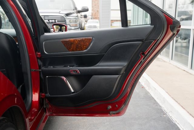 Used 2017 Lincoln Continental Select w/ Technology Package image 31