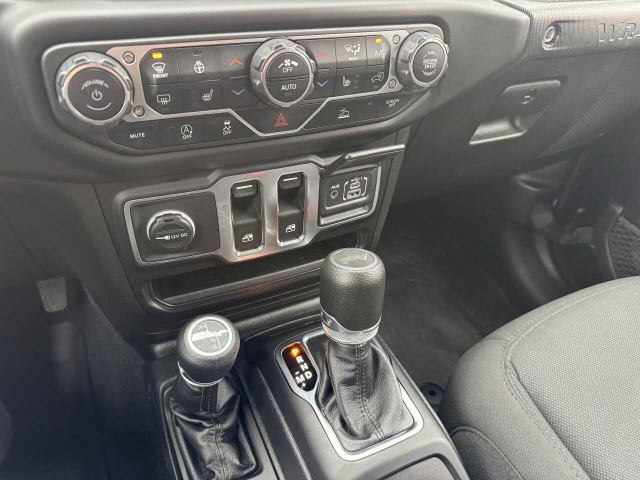 Used 2023 Jeep Wrangler 4WD Willys image 14