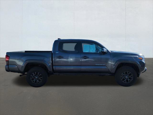 Used 2022 Toyota Tacoma SR5 w/ Technology Package image 6
