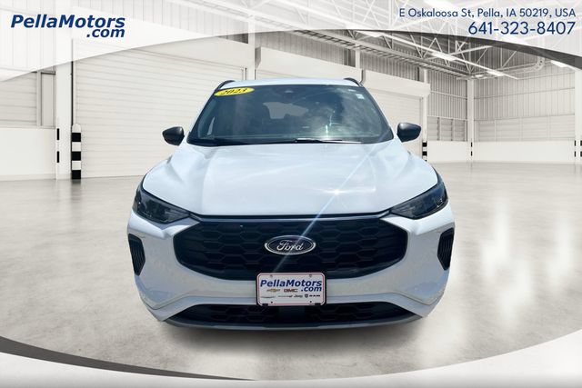 Used 2023 Ford Escape ST-Line w/ Tech Pack #1 AWD/4WD image 7
