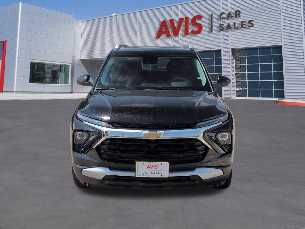 Used 2025 Chevrolet TrailBlazer LT AWD/4WD image 2