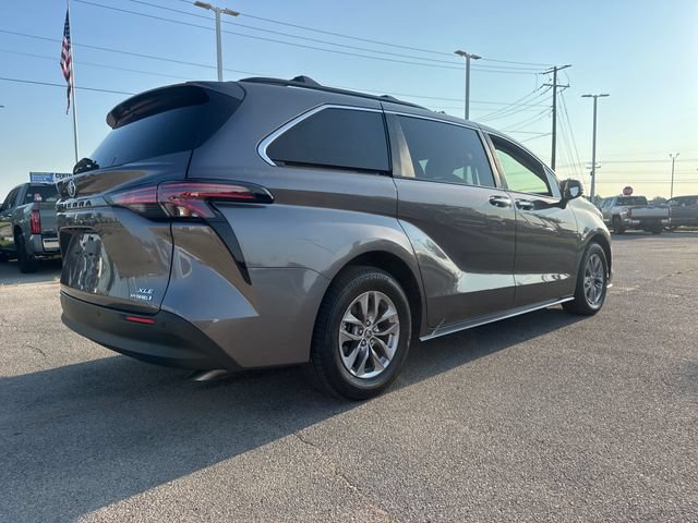 Used 2022 Toyota Sienna XLE FWD image 7