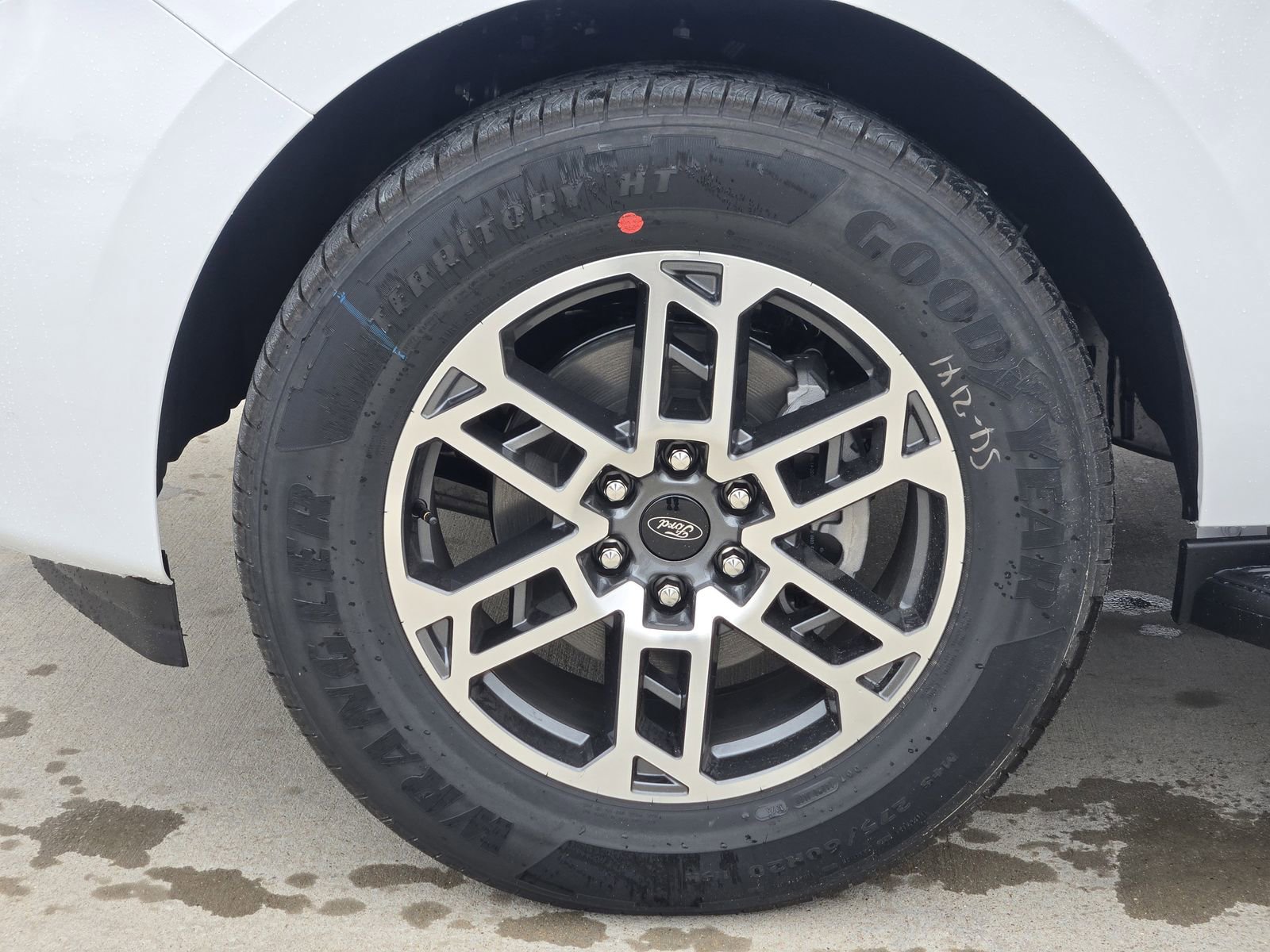 New 2026 Ford Expedition Active image 10