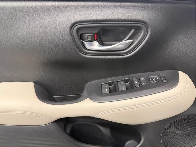 Certified 2025 Honda HR-V LX image 13