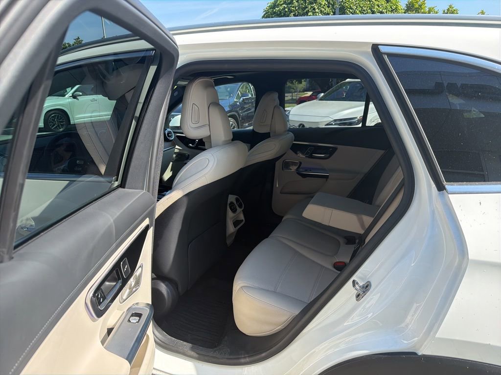 Used 2023 Mercedes-Benz GLC 300 4MATIC image 26