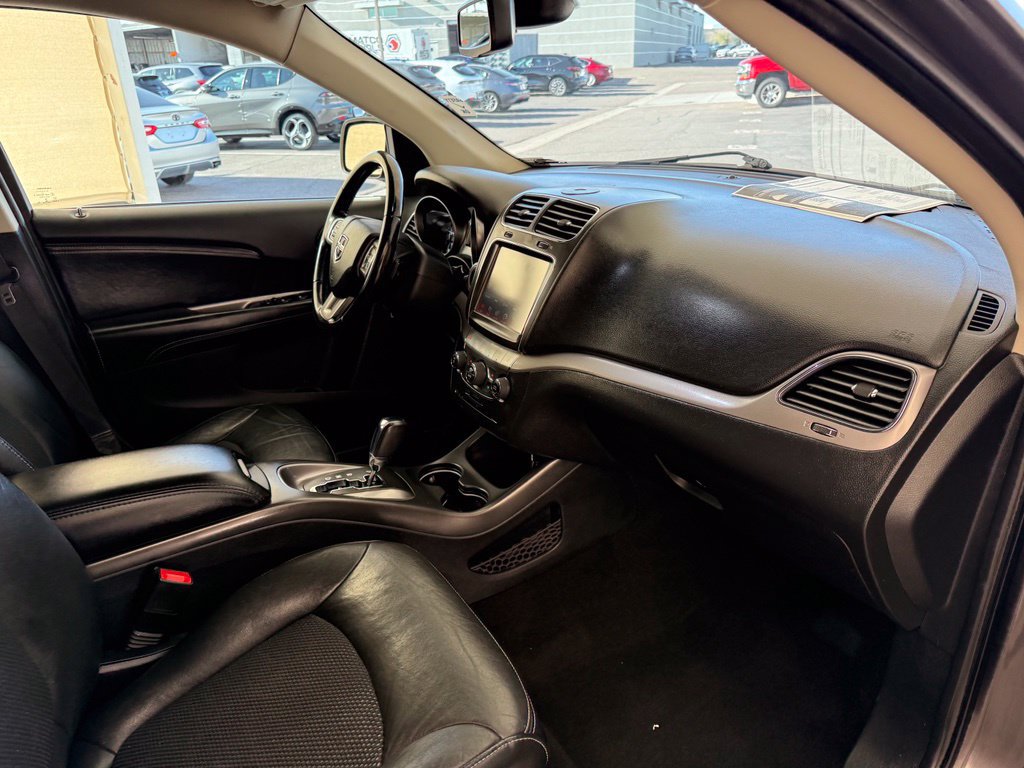 Used 2019 Dodge Journey Crossroad w/ Driver Convenience Group FWD image 11