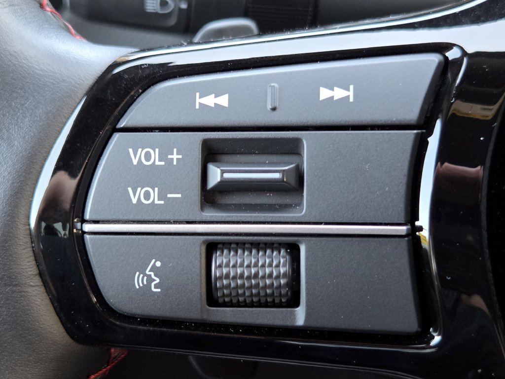Certified 2025 Honda Pilot Black Edition image 18