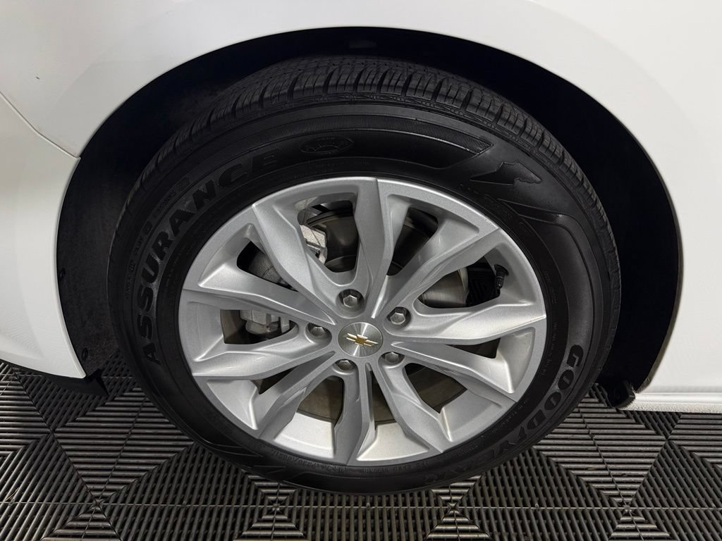 Used 2025 Chevrolet Malibu LT FWD image 12