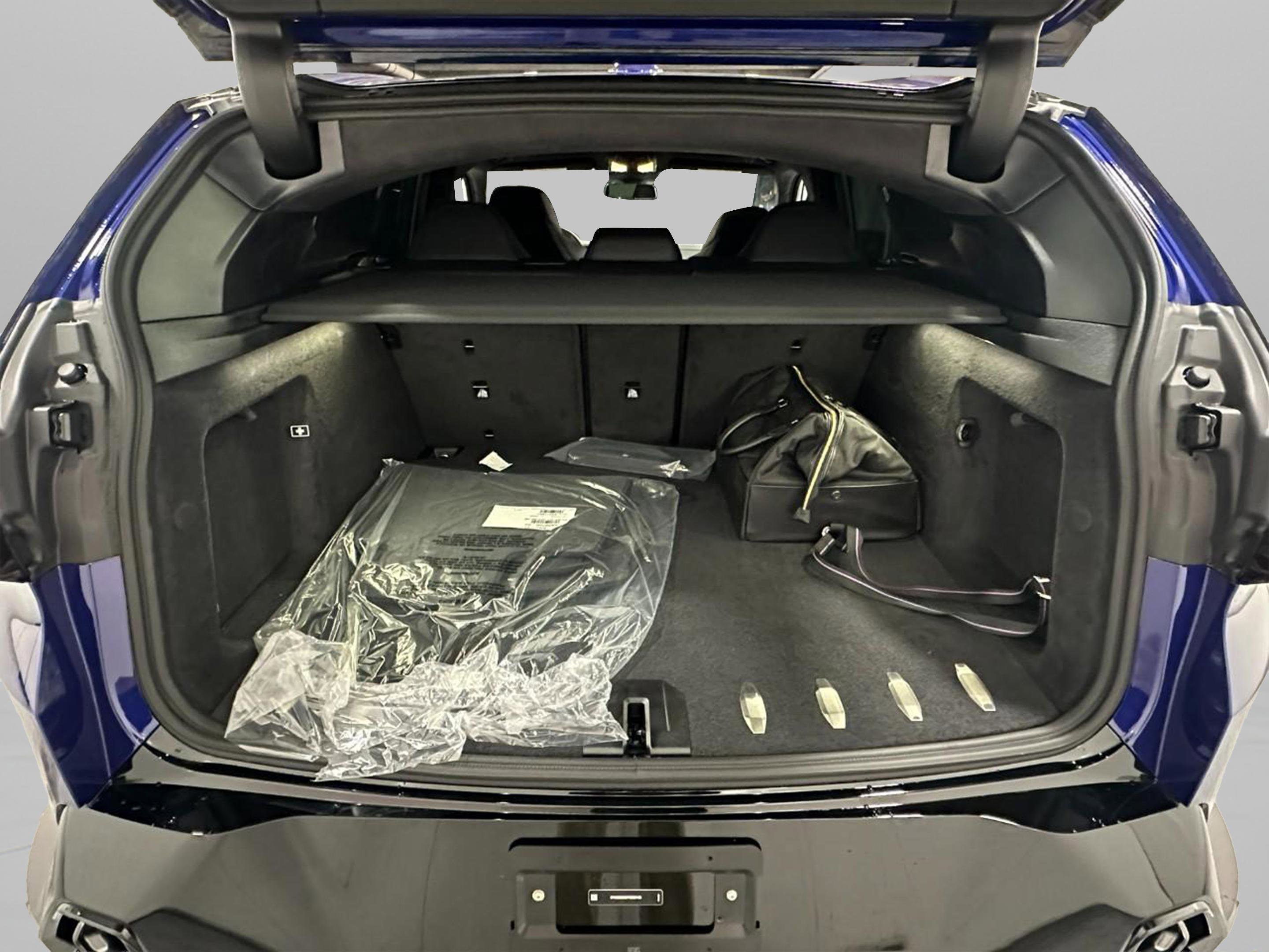 New 2026 BMW XM Label Red image 9