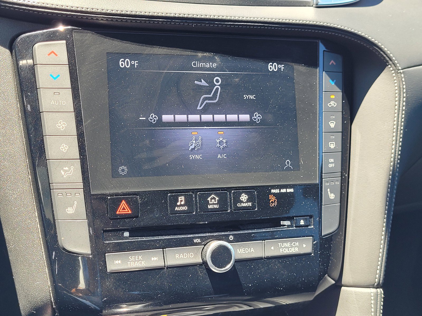 Used 2020 INFINITI QX50 Luxe w/ Navigation Package FWD image 16
