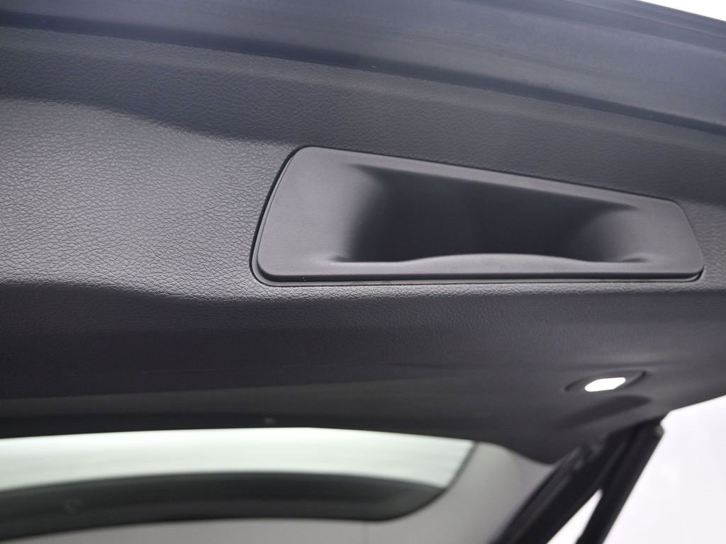 Used 2022 Jeep Grand Cherokee L Limited image 17