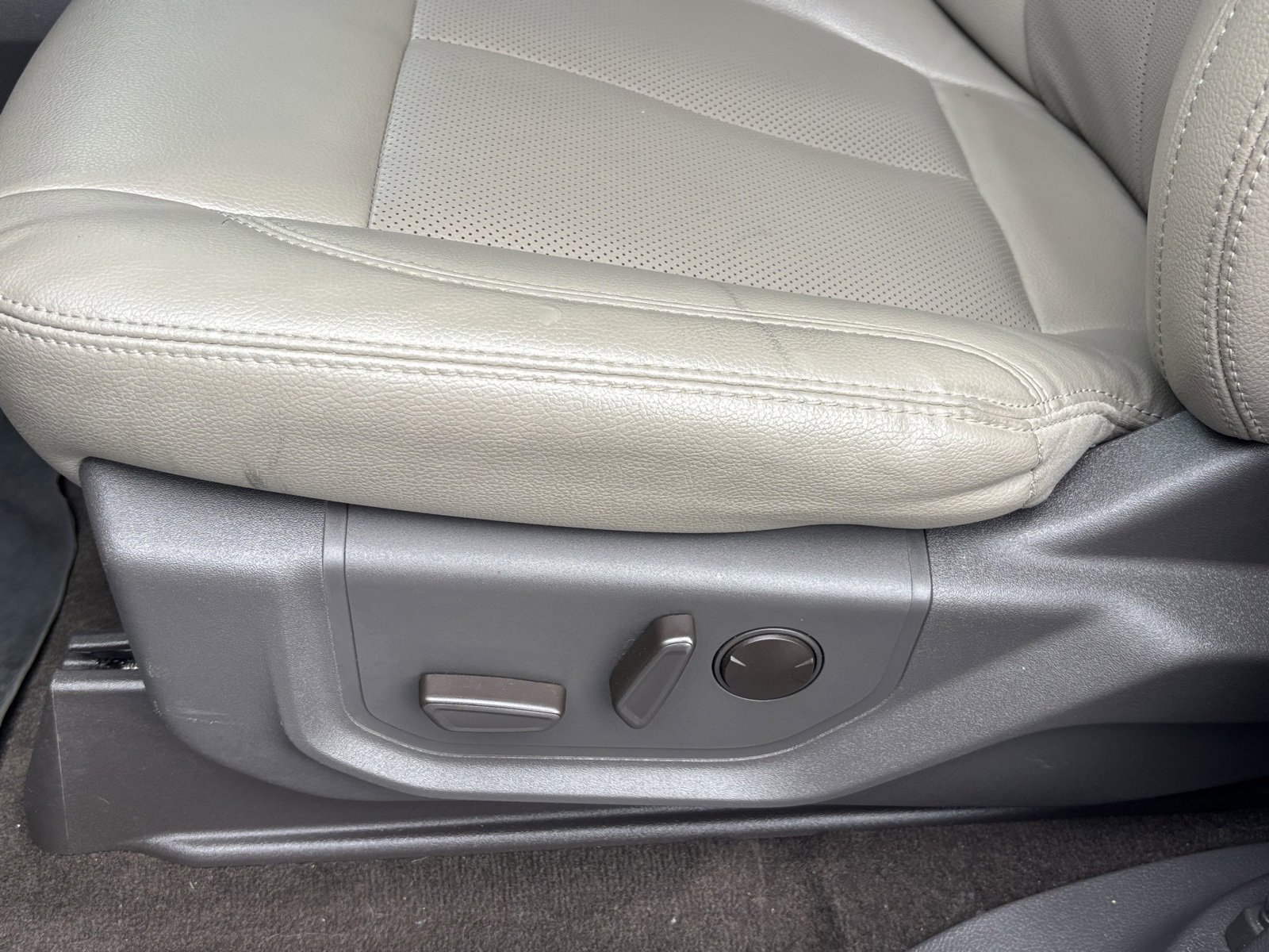 Used 2021 Ford Expedition XLT w/ FX4 Off-Road Package image 20