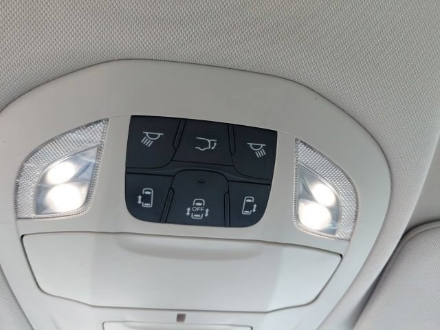 Used 2019 Chrysler Pacifica Touring-L Plus FWD image 23