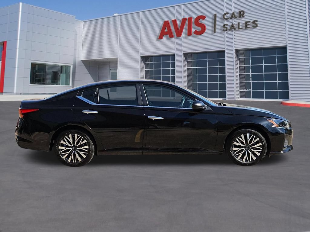 Used 2025 Nissan Altima 2.5 SV FWD image 5